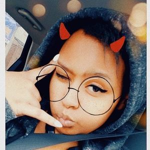 Meet your Posher, Mykaila